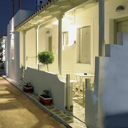 Ostria Studios Adamantas  Bilik gambar