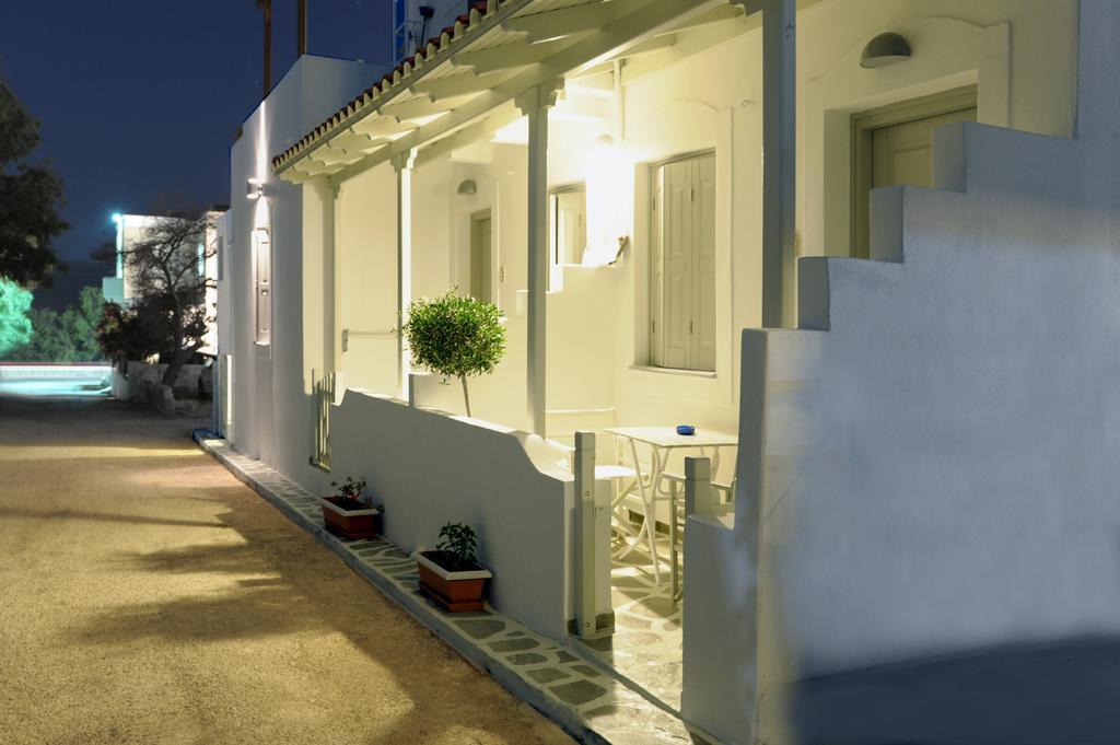 Ostria Studios Adamantas  Bilik gambar