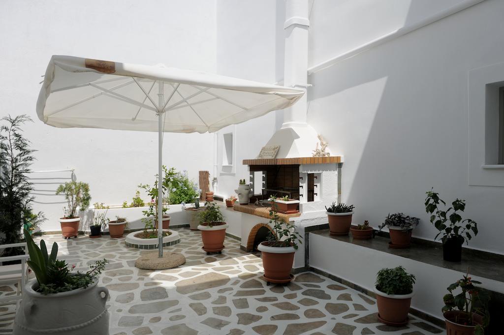 Ostria Studios Adamantas  Luaran gambar