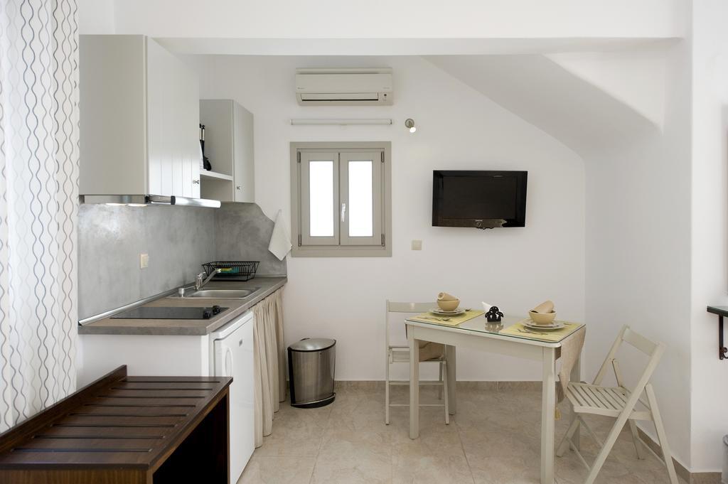 Ostria Studios Adamantas  Luaran gambar