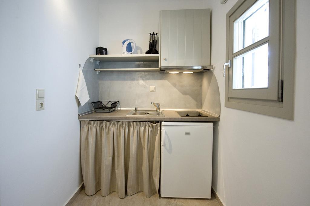 Ostria Studios Adamantas  Luaran gambar