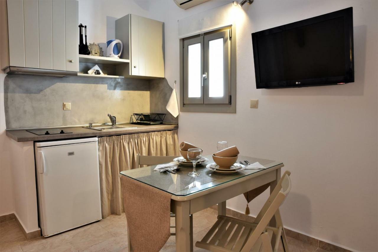 Ostria Studios Adamantas  Luaran gambar